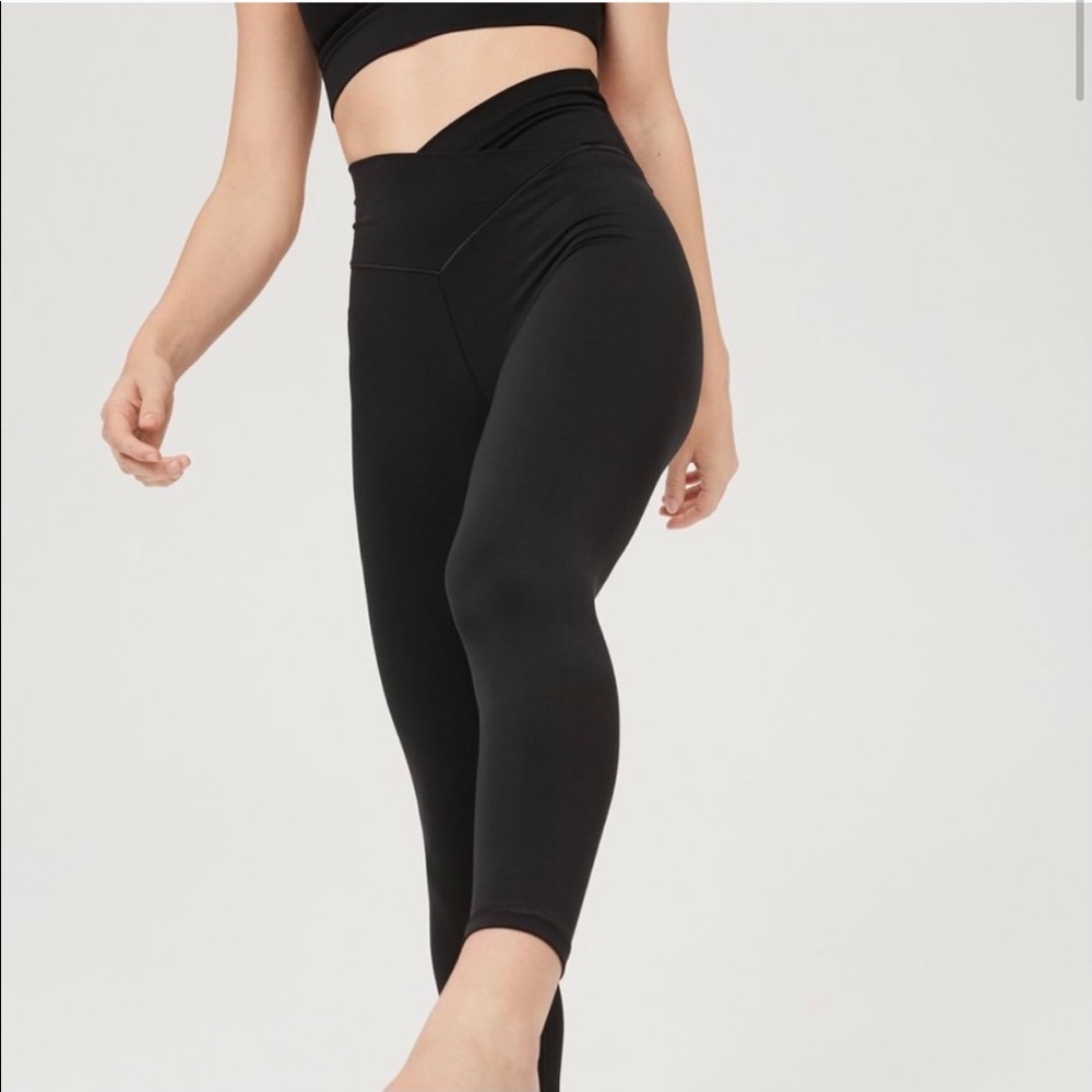 AERIE OFFLINE HIGH WAISTED CROSSOVER LEGGINGS NWOT